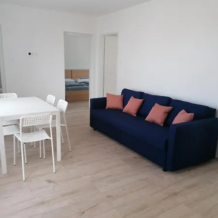 Sostoi Apartmanhaz * Siofok