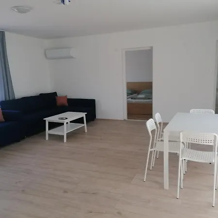 Sostoi Apartmanhaz