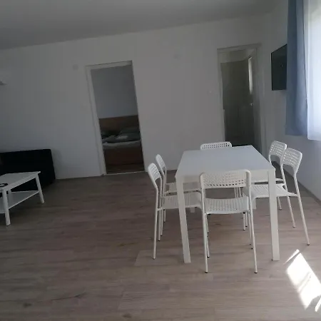 Sostoi Apartmanhaz Apartment