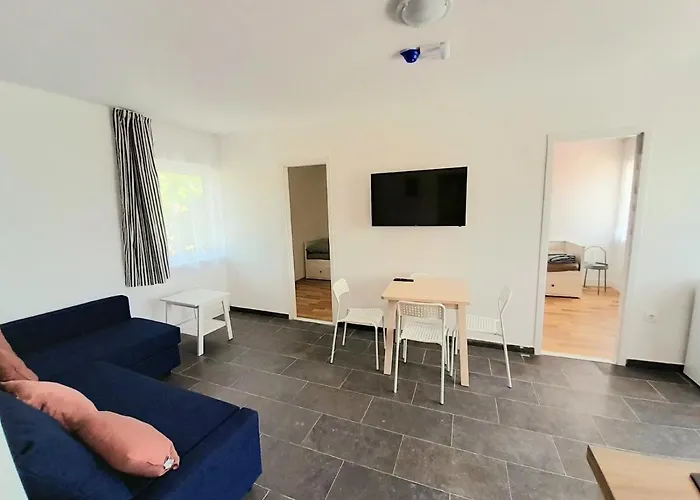 Sostoi Apartmanhaz Lejlighed *